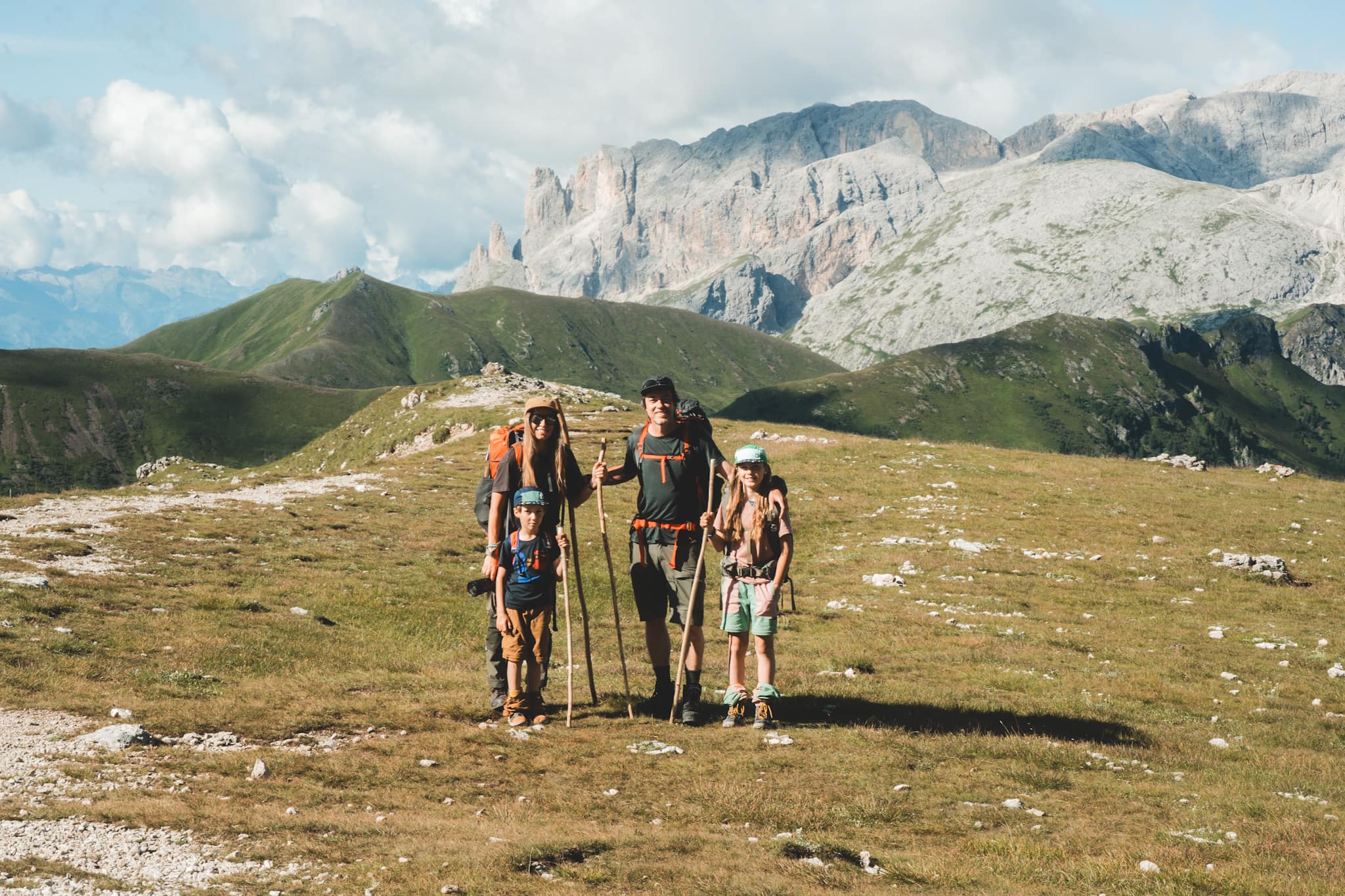 huttentocht met kinderen in de Dolomieten